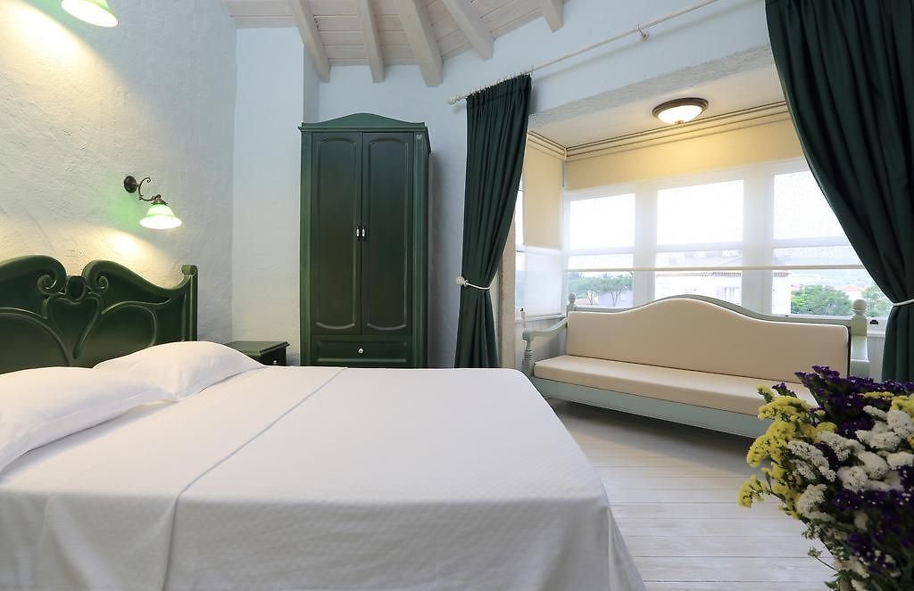 Standard Room (Has Window)