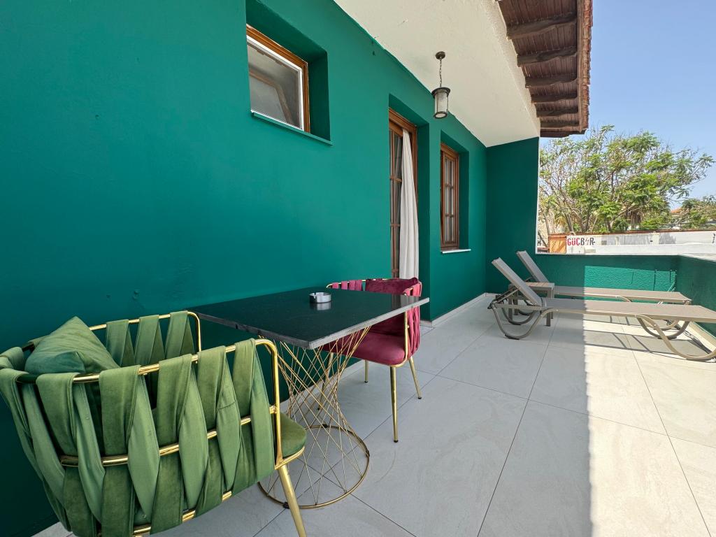 Deluxe Terrace Suite Room (Terrace)