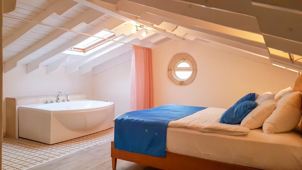 Standard Room (Jacuzzi)