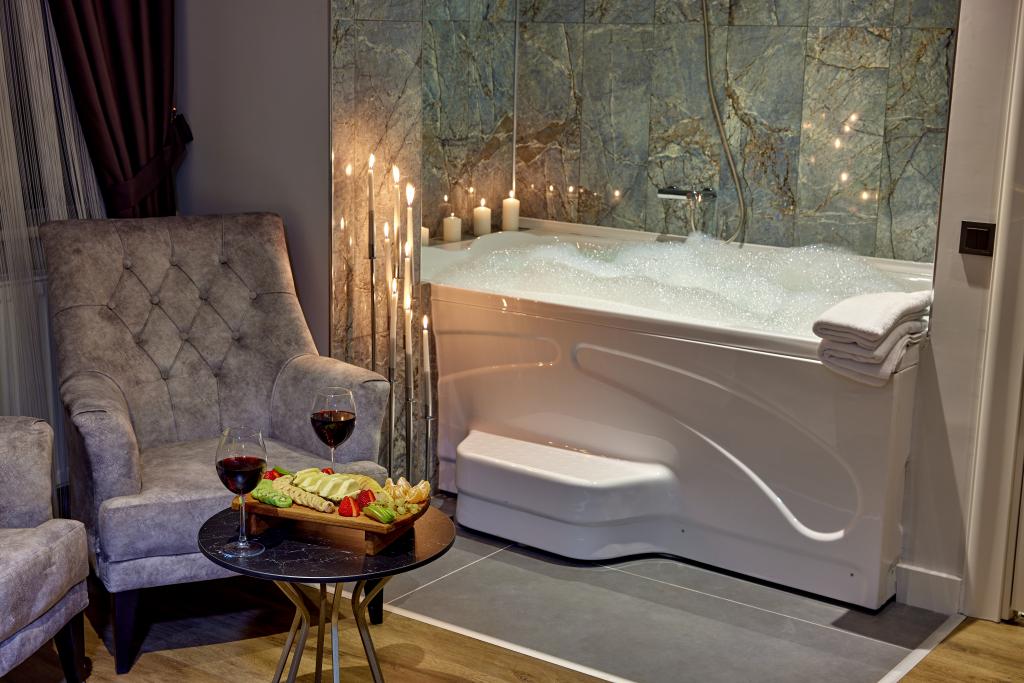 Deluxe Oda, Şehir Manzaralı (Jakuzi)