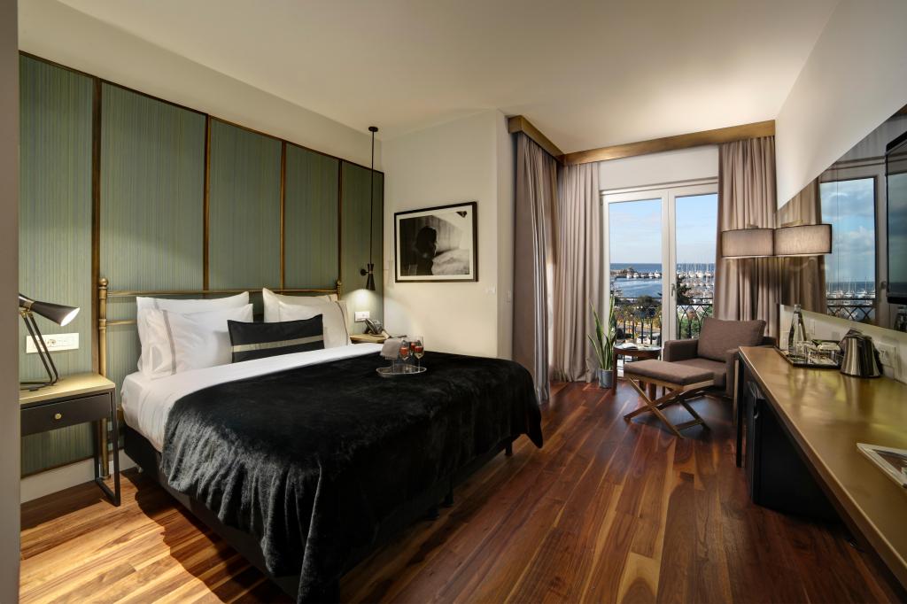Standard Room, Marina View (Balcony)