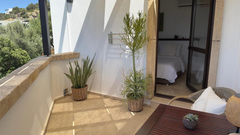 Family Room, Sea Or Land View