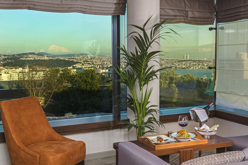 Corner Room, City View