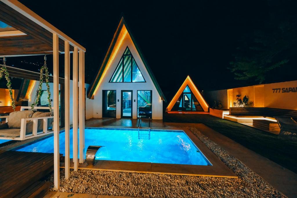Deluxe Bungalow 3+1,Havuz veya Bahçe Manzaralı,Isıtmalı Özel Havuzlu