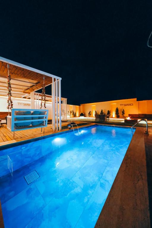 Deluxe Bungalow 3+1,Havuz veya Bahçe Manzaralı,Isıtmalı Özel Havuzlu