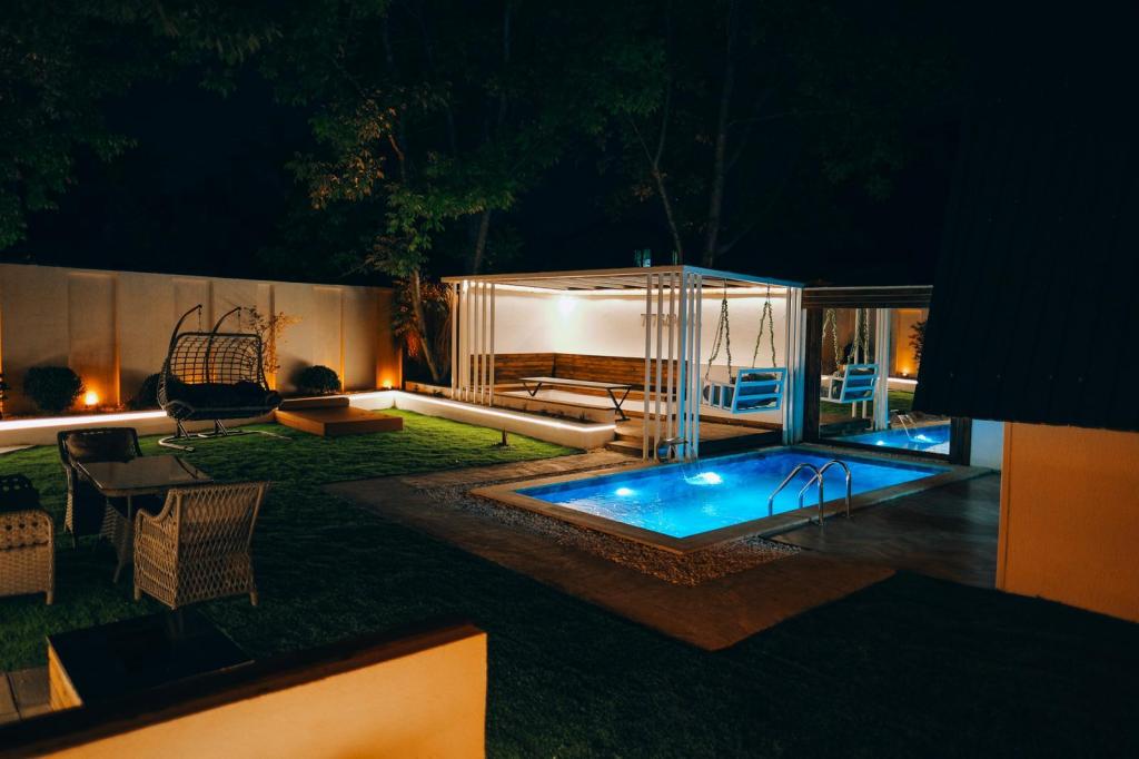 Deluxe Bungalow 3+1,Havuz veya Bahçe Manzaralı,Isıtmalı Özel Havuzlu