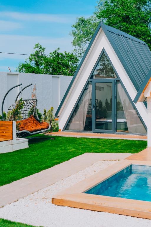 Deluxe Bungalow 3+1,Havuz veya Bahçe Manzaralı,Isıtmalı Özel Havuzlu
