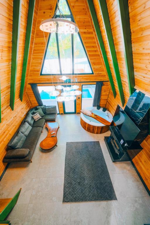 Deluxe Bungalow 3+1,Havuz veya Bahçe Manzaralı,Isıtmalı Özel Havuzlu