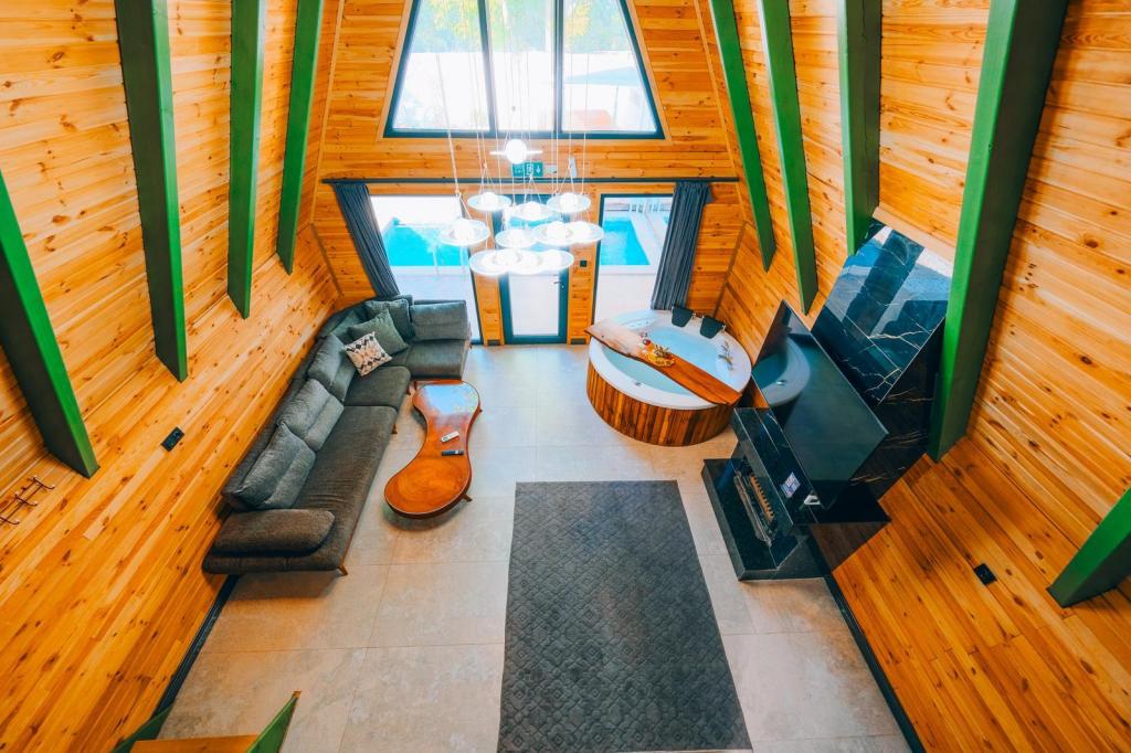 Deluxe Bungalow 3+1,Havuz veya Bahçe Manzaralı,Isıtmalı Özel Havuzlu