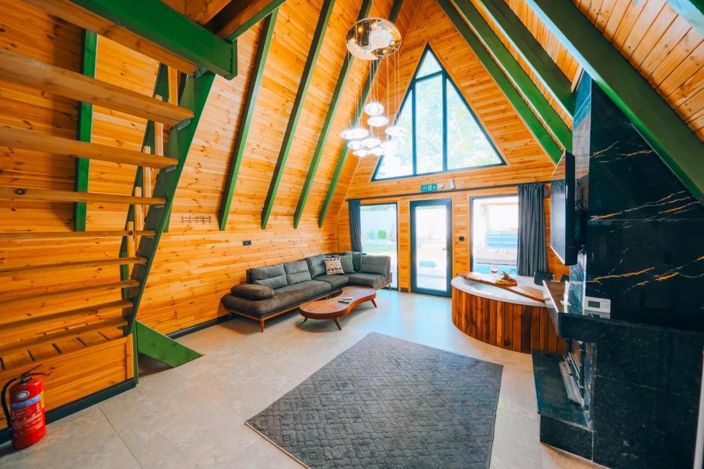 Deluxe Bungalow 3+1,Havuz veya Bahçe Manzaralı,Isıtmalı Özel Havuzlu