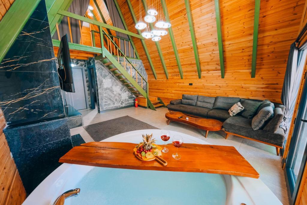 Deluxe Bungalow 3+1,Havuz veya Bahçe Manzaralı,Isıtmalı Özel Havuzlu