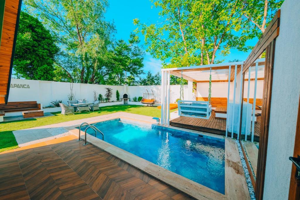 Deluxe Bungalow 3+1,Havuz veya Bahçe Manzaralı,Isıtmalı Özel Havuzlu