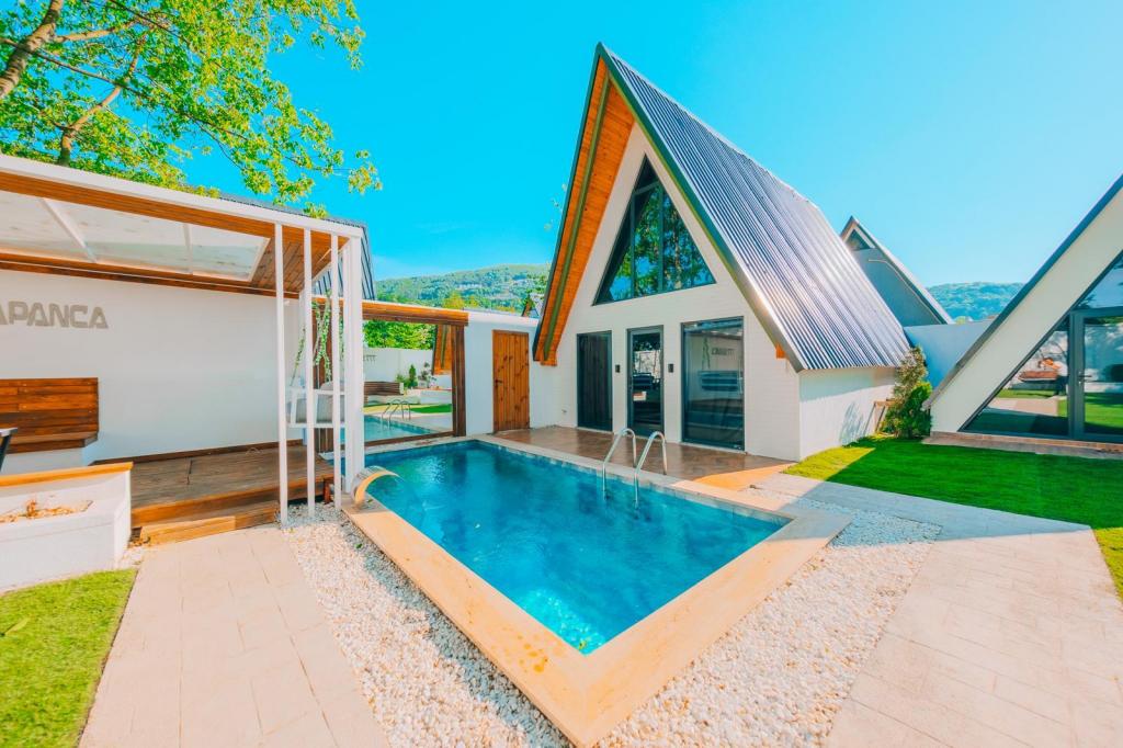 Deluxe Bungalow 3+1,Havuz veya Bahçe Manzaralı,Isıtmalı Özel Havuzlu