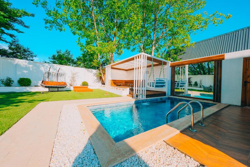 Deluxe Bungalow 3+1,Havuz veya Bahçe Manzaralı,Isıtmalı Özel Havuzlu
