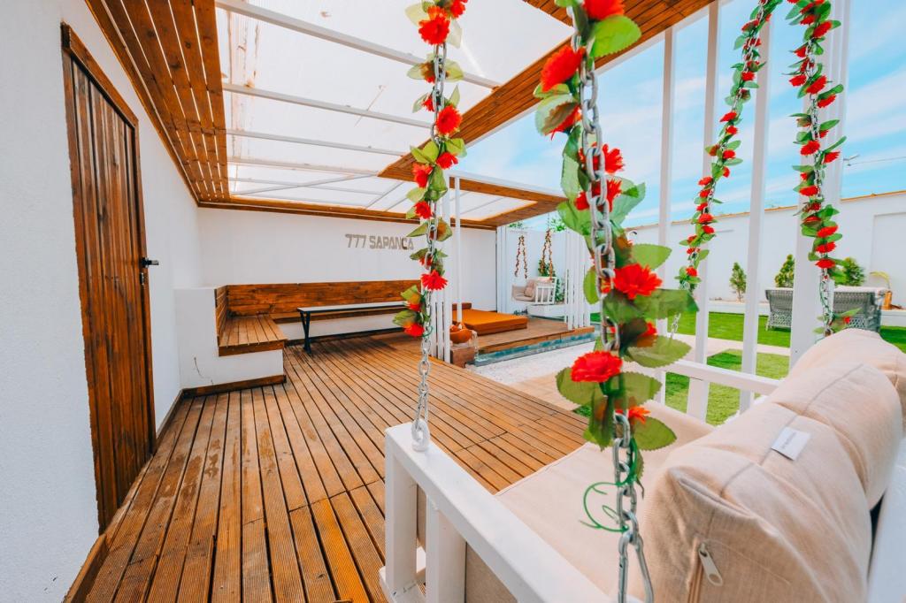 Deluxe Bungalow 3+1,Havuz veya Bahçe Manzaralı,Isıtmalı Özel Havuzlu
