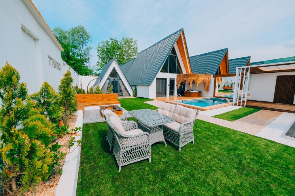 Deluxe Bungalow 3+1,Havuz veya Bahçe Manzaralı,Isıtmalı Özel Havuzlu