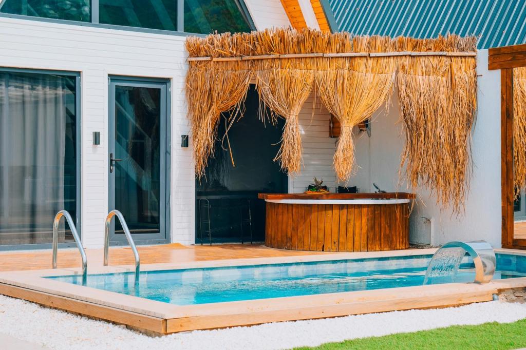 Deluxe Bungalow 3+1,Havuz veya Bahçe Manzaralı,Isıtmalı Özel Havuzlu