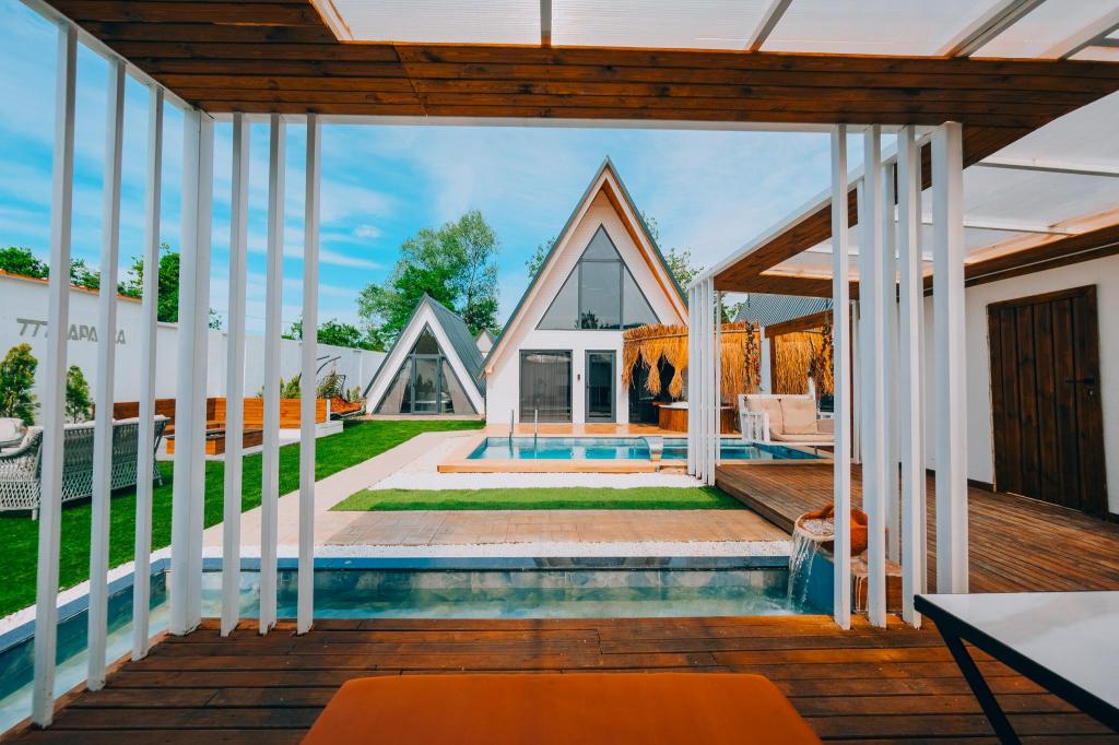 Deluxe Bungalow 3+1,Havuz veya Bahçe Manzaralı,Isıtmalı Özel Havuzlu