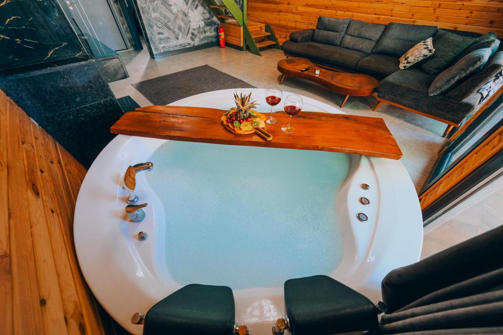 Deluxe Bungalow 3+1,Havuz veya Bahçe Manzaralı,Isıtmalı Özel Havuzlu