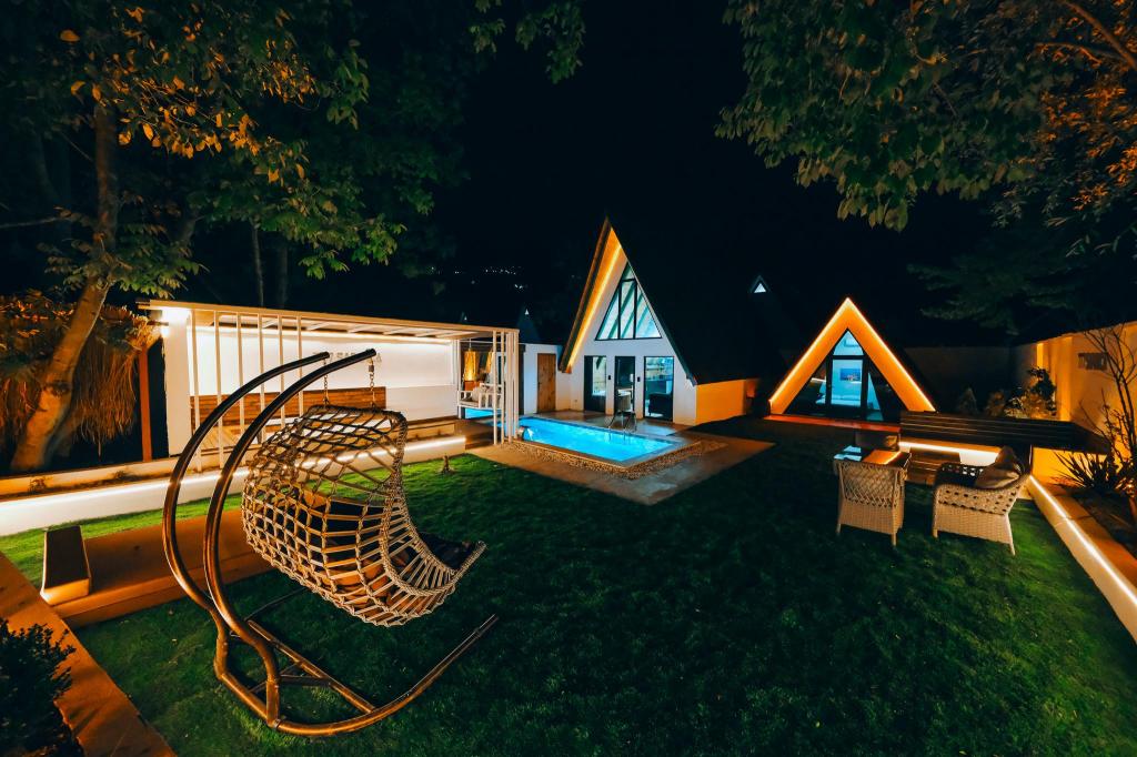 Deluxe Bungalow 3+1,Havuz veya Bahçe Manzaralı,Isıtmalı Özel Havuzlu
