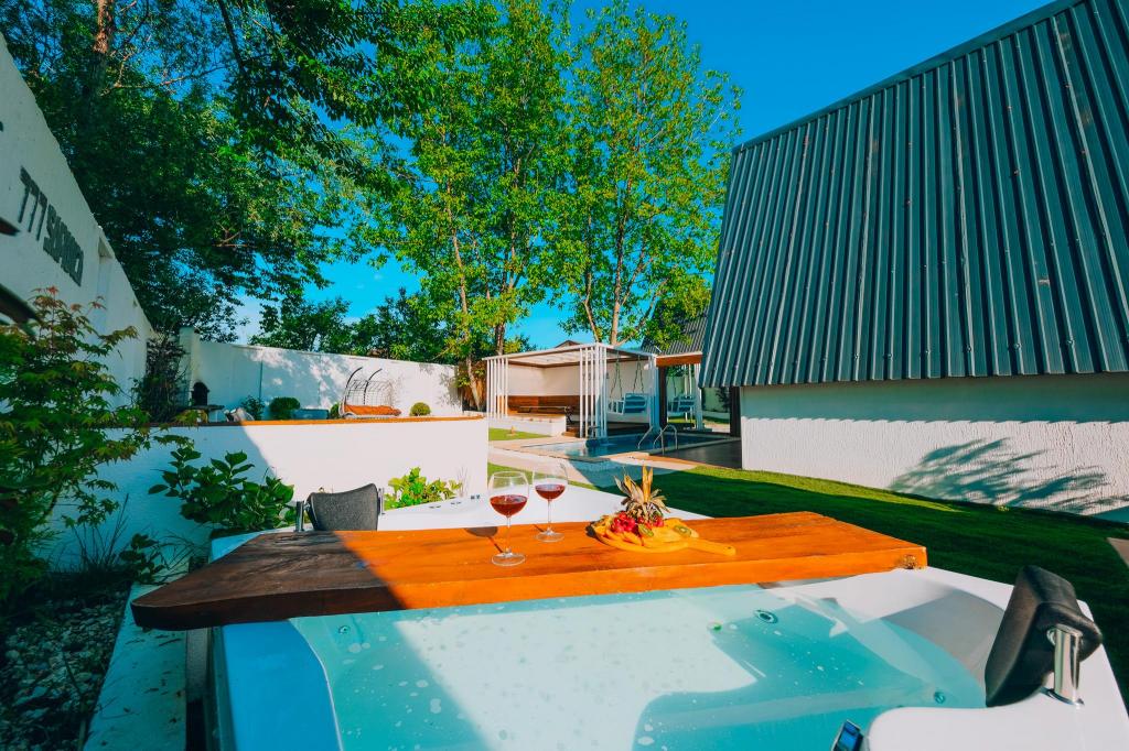 Deluxe Bungalow 3+1,Havuz veya Bahçe Manzaralı,Isıtmalı Özel Havuzlu