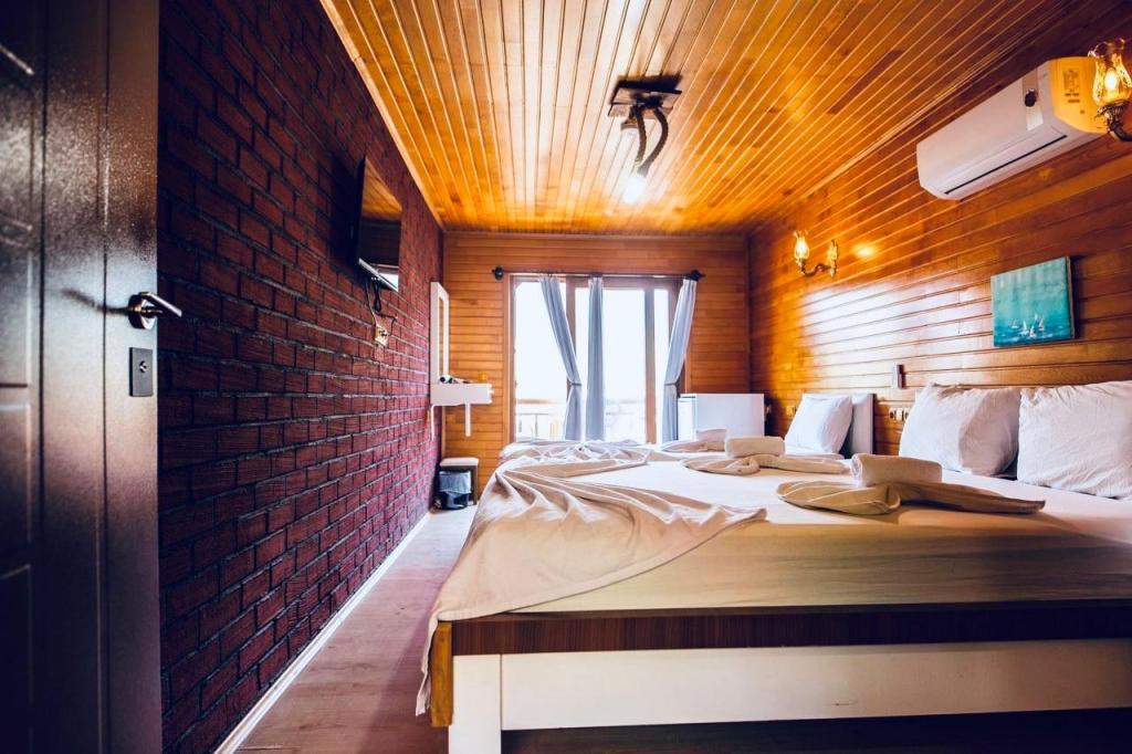 Standart Oda, Havuz Manzaralı (Balkonlu)