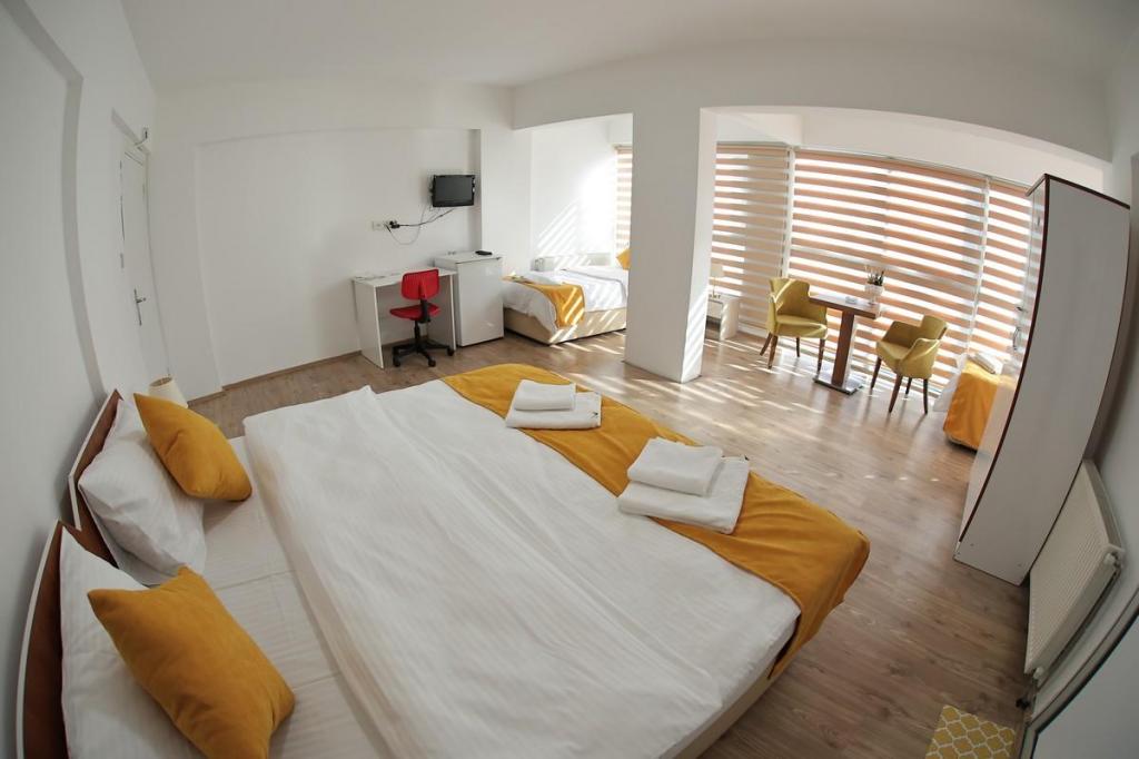 Aile Suit Odası, Şehir Manzaralı