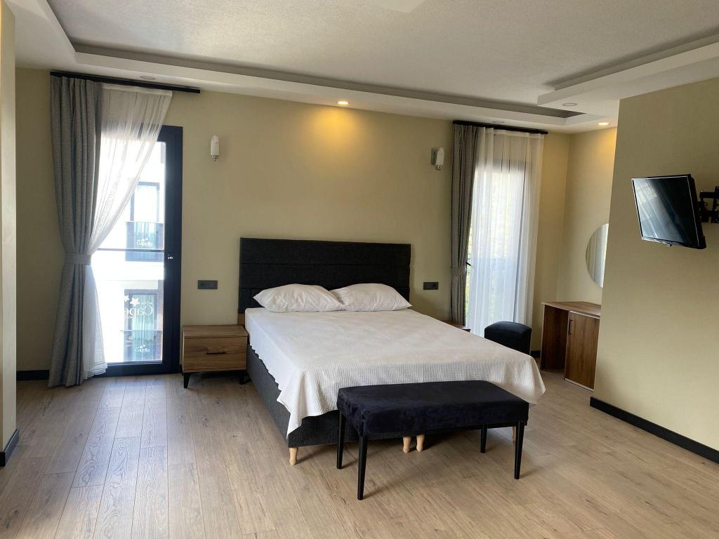 Suite Room, Pool View (Balcony, Jacuzzi)