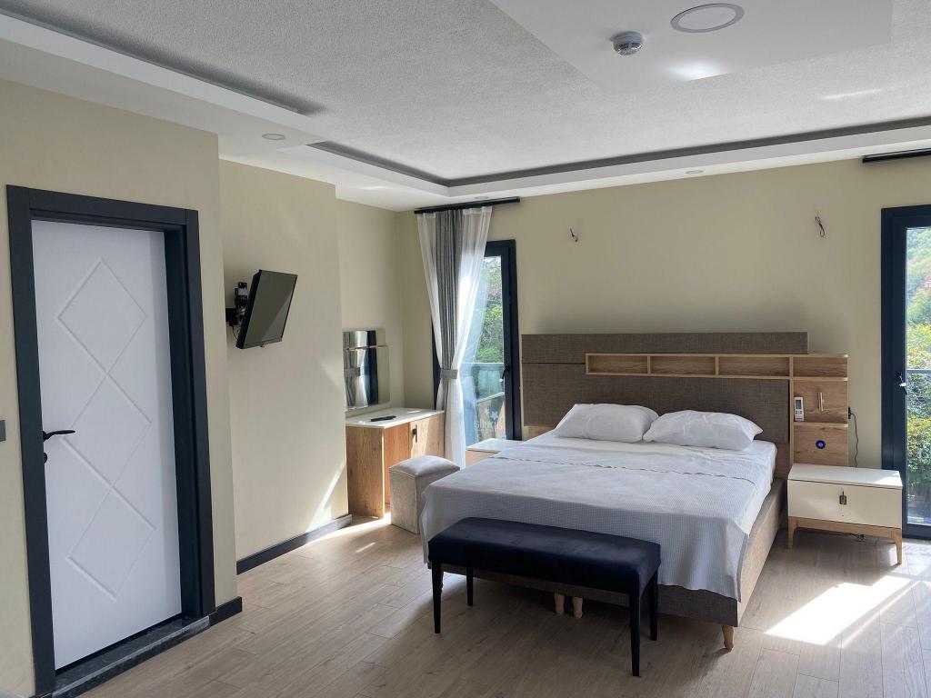 Deluxe Oda, Cadde Manzaralı (Balkonlu)