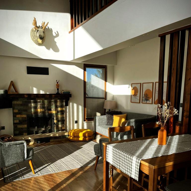 Villa 2+1 Oda,Bahçe Manzaralı,Şömineli ve Jakuzili