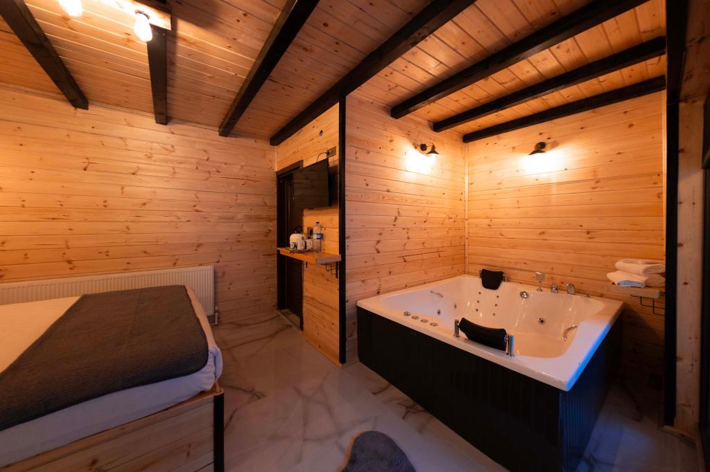 Jakuzili Şömineli Bungalow,Dağ Manzaralı,Şömineli ve Jakuzili