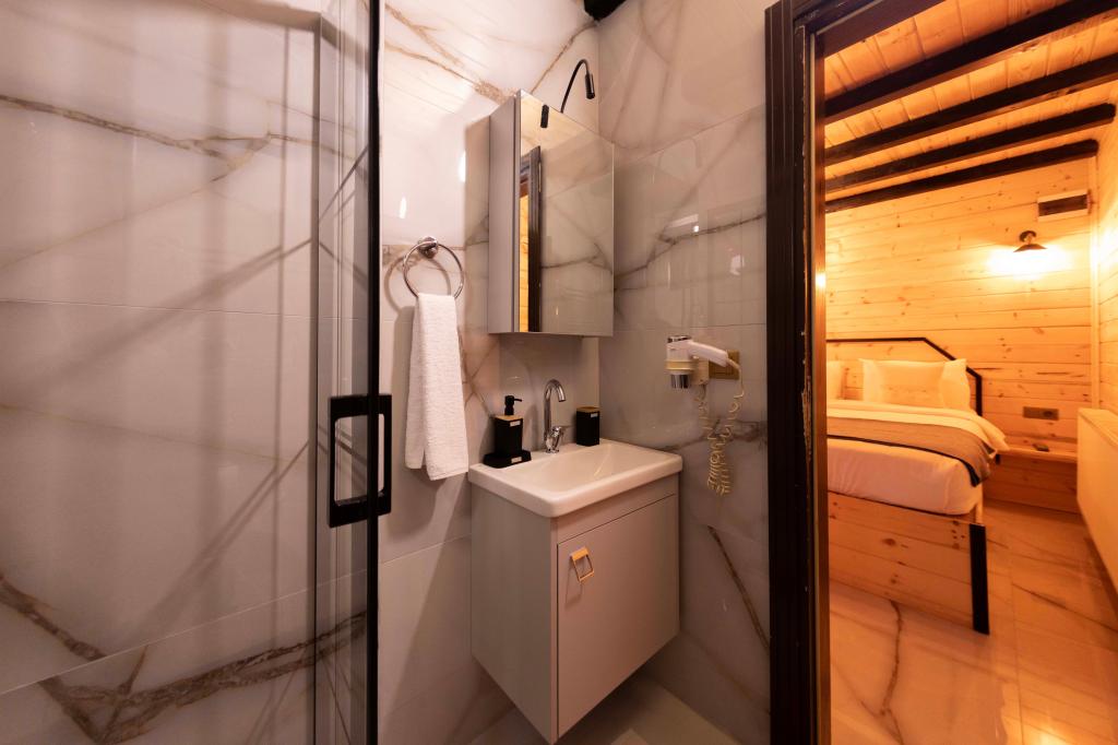 Jakuzili Şömineli Bungalow,Dağ Manzaralı,Şömineli ve Jakuzili