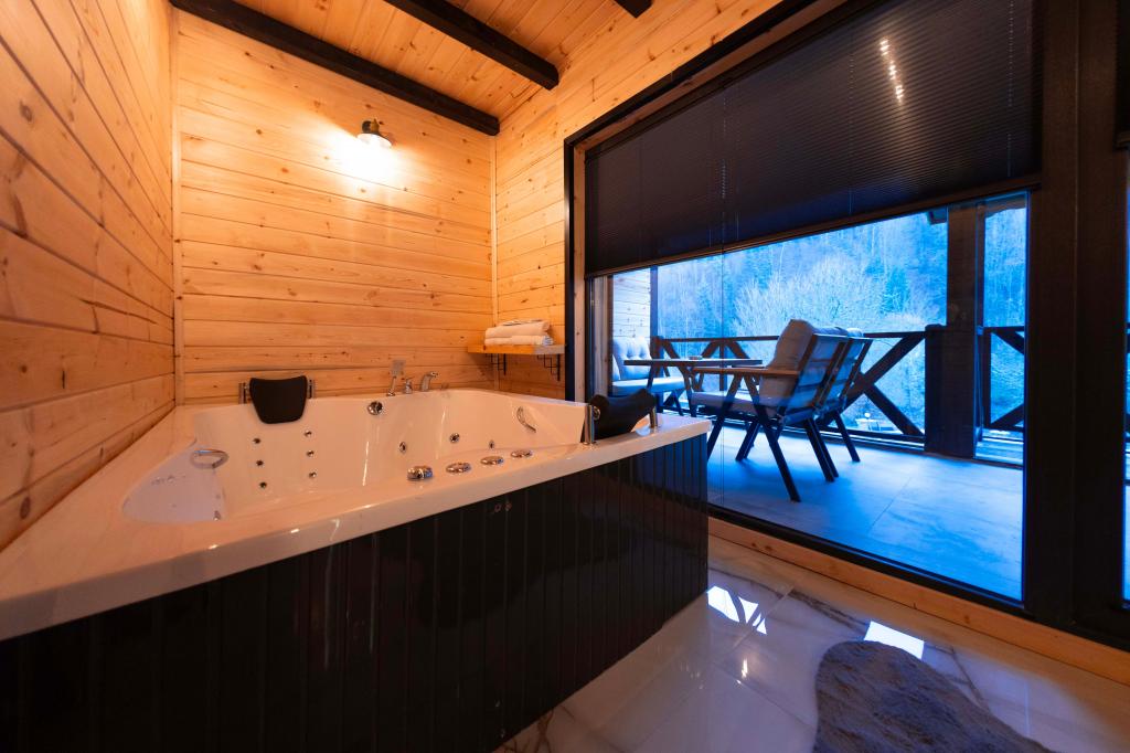Jakuzili Şömineli Bungalow,Dağ Manzaralı,Şömineli ve Jakuzili