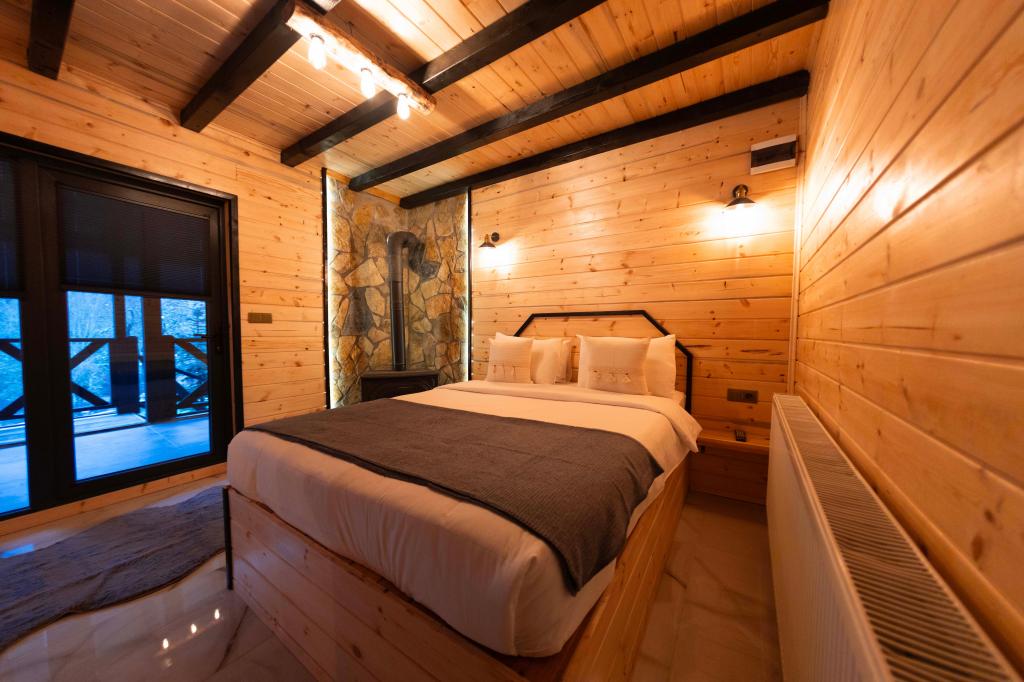 Jakuzili Şömineli Bungalow,Dağ Manzaralı,Şömineli ve Jakuzili