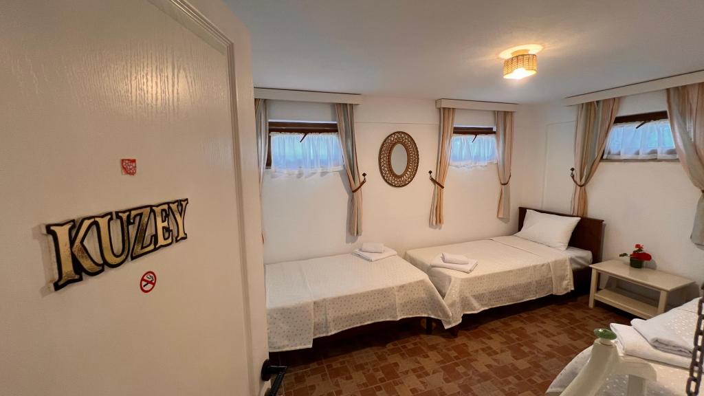 Üç Kişilik Oda, Manzarasız, Yarı Bodrum Kat