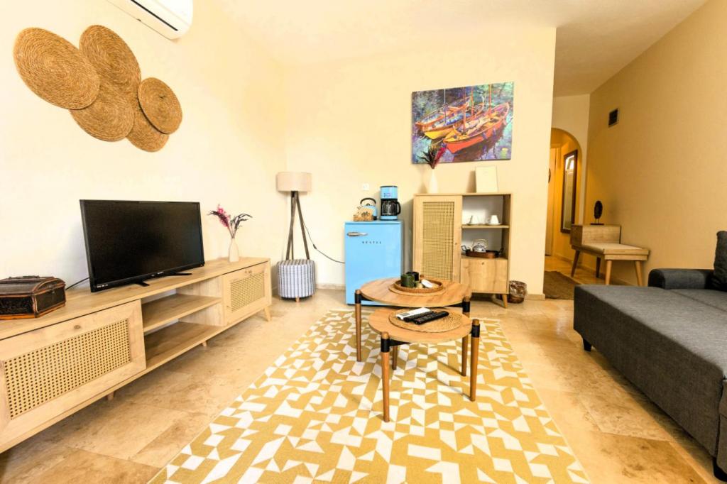 Bahçe Katı Oda, Havuz Manzaralı