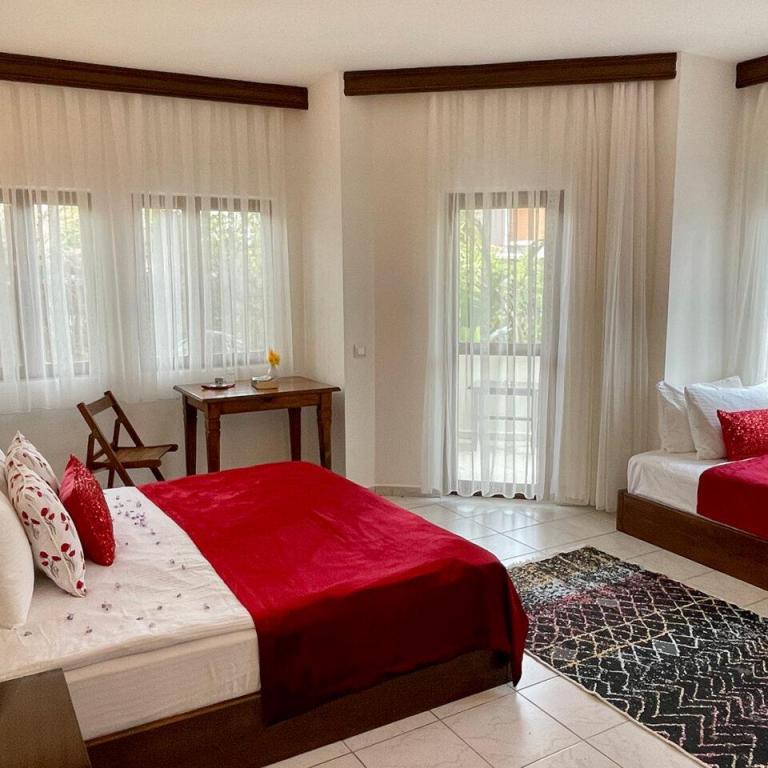 Standart Oda, Bahçe Manzaralı (3 Kişilik, Balkonlu)