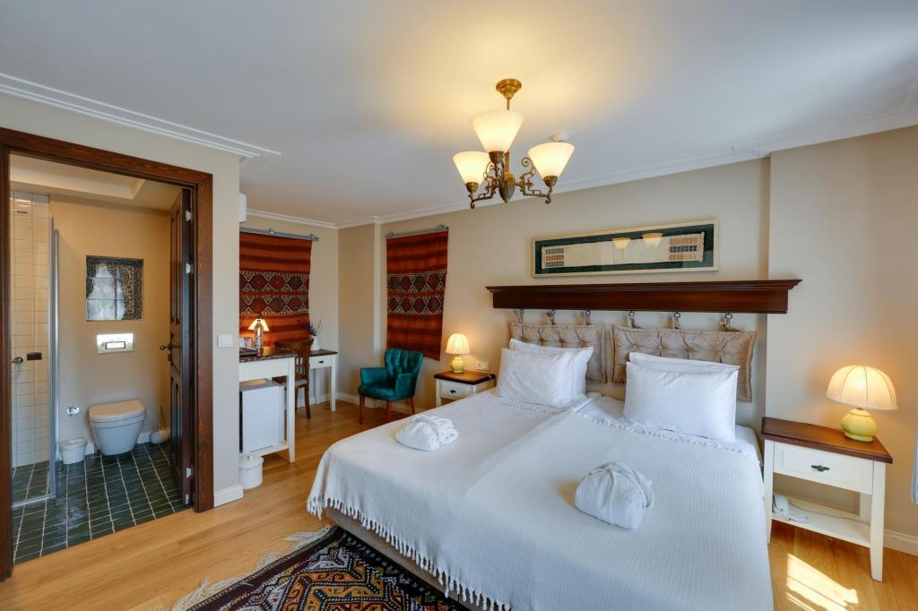 Deluxe Zemin Kat Oda, Cadde Manzaralı