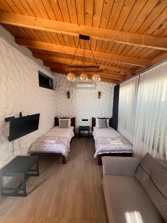 Family Room, Sea View (Balcony)