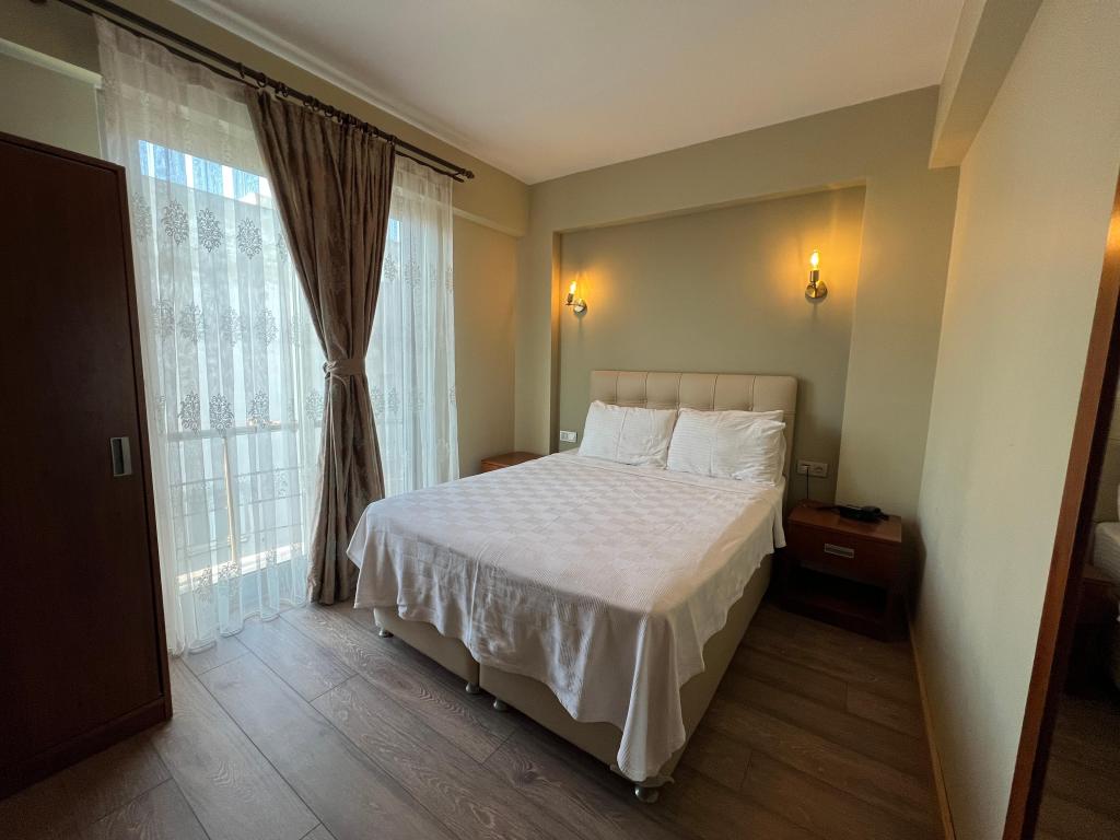 Çift Kişilik,Şehir Manzaralı,Fransız Balkonlu