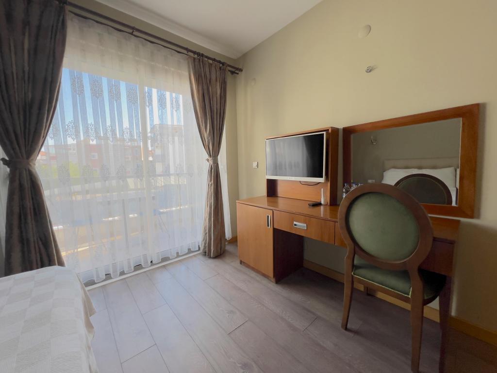 Deluxe Oda,Kısmi Deniz Manzaralı,Balkonlu