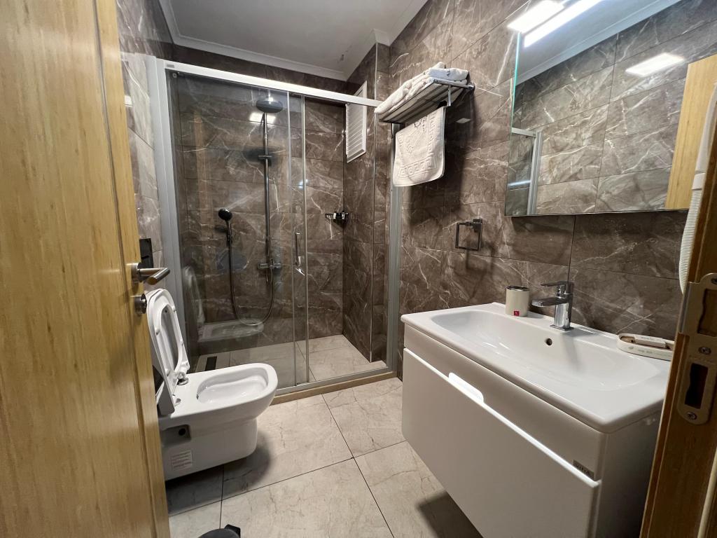 Deluxe Oda,Kısmi Deniz Manzaralı,Balkonlu