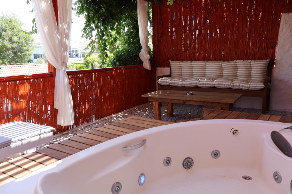 Suit Oda, Havuz Manzaralı (Balkonlu, Teraslı)