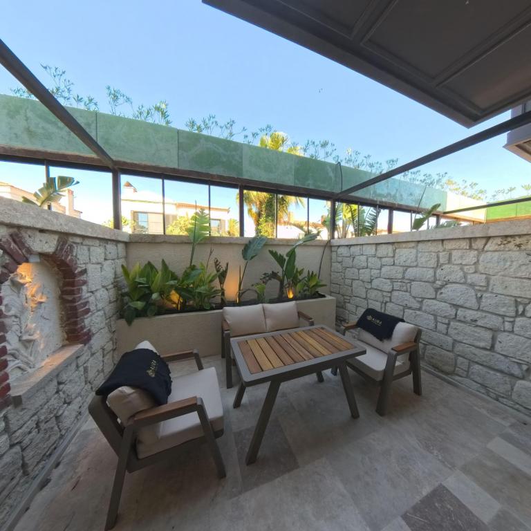 Garden Floor Room, Garden View