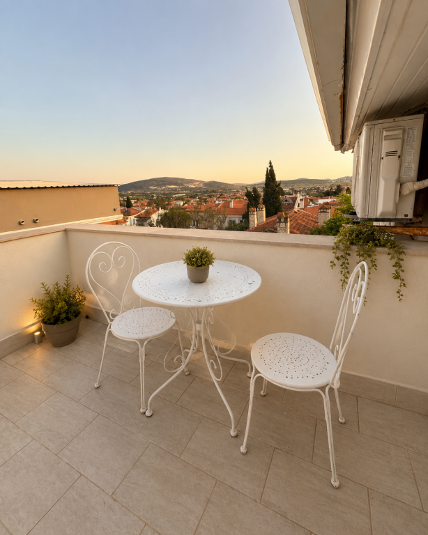 Mini Terrace
