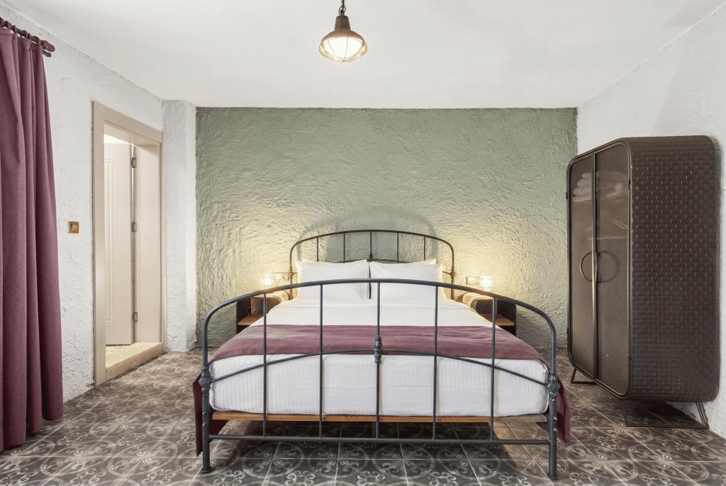 Deluxe Oda Balkonlu,Avlu Manzaralı,Balkonlu