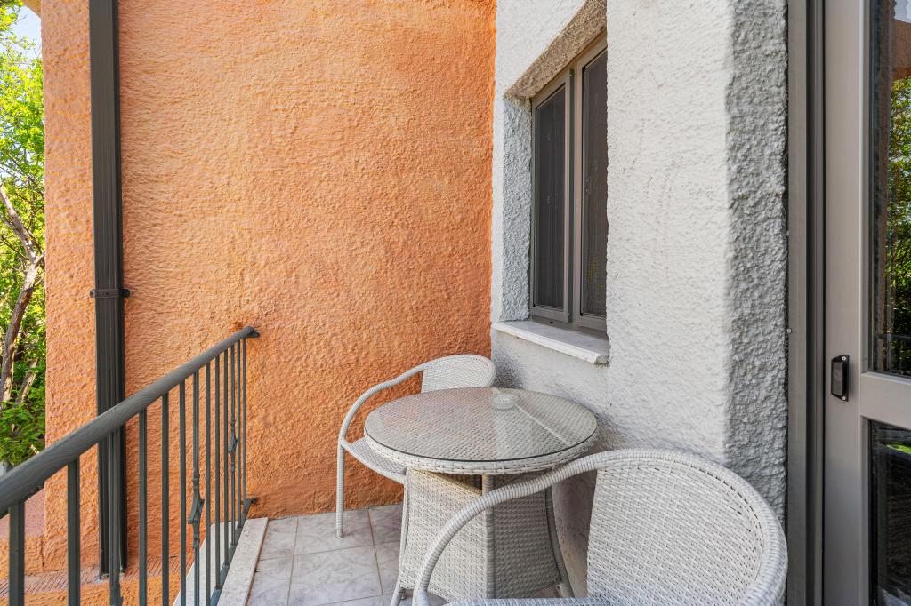 Deluxe Oda Balkonlu,Avlu Manzaralı,Balkonlu