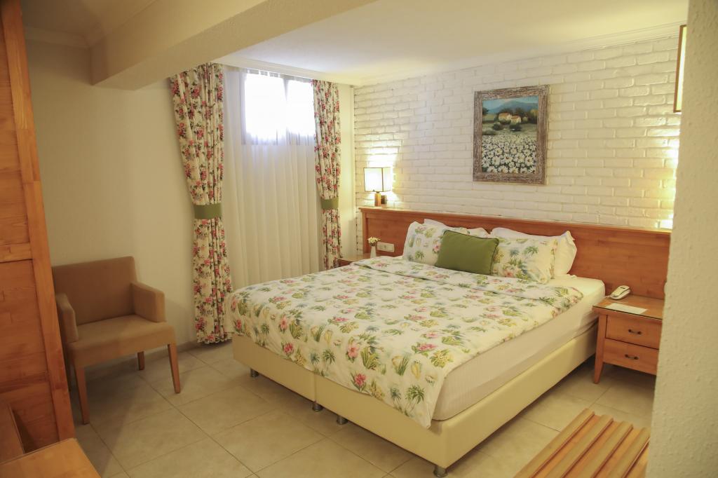 Standard Room, Viewless