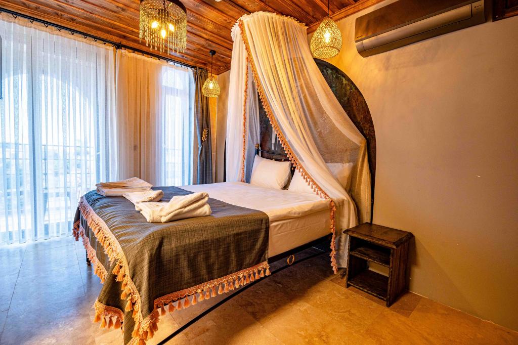 Deluxe Oda, Cadde Manzaralı (Balkonlu, Jakuzi)