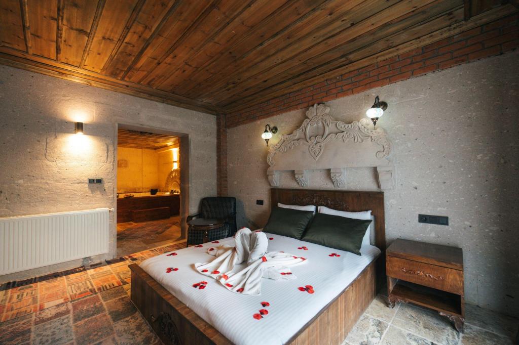 Garden jacuzzi room